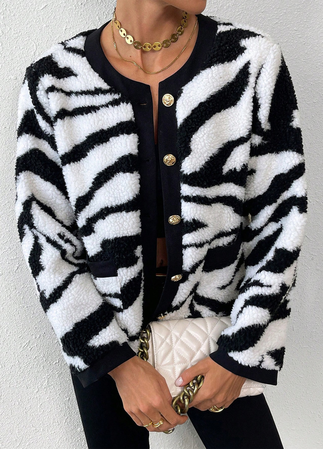 Чорно-біла демісезонна куртка SHEIN