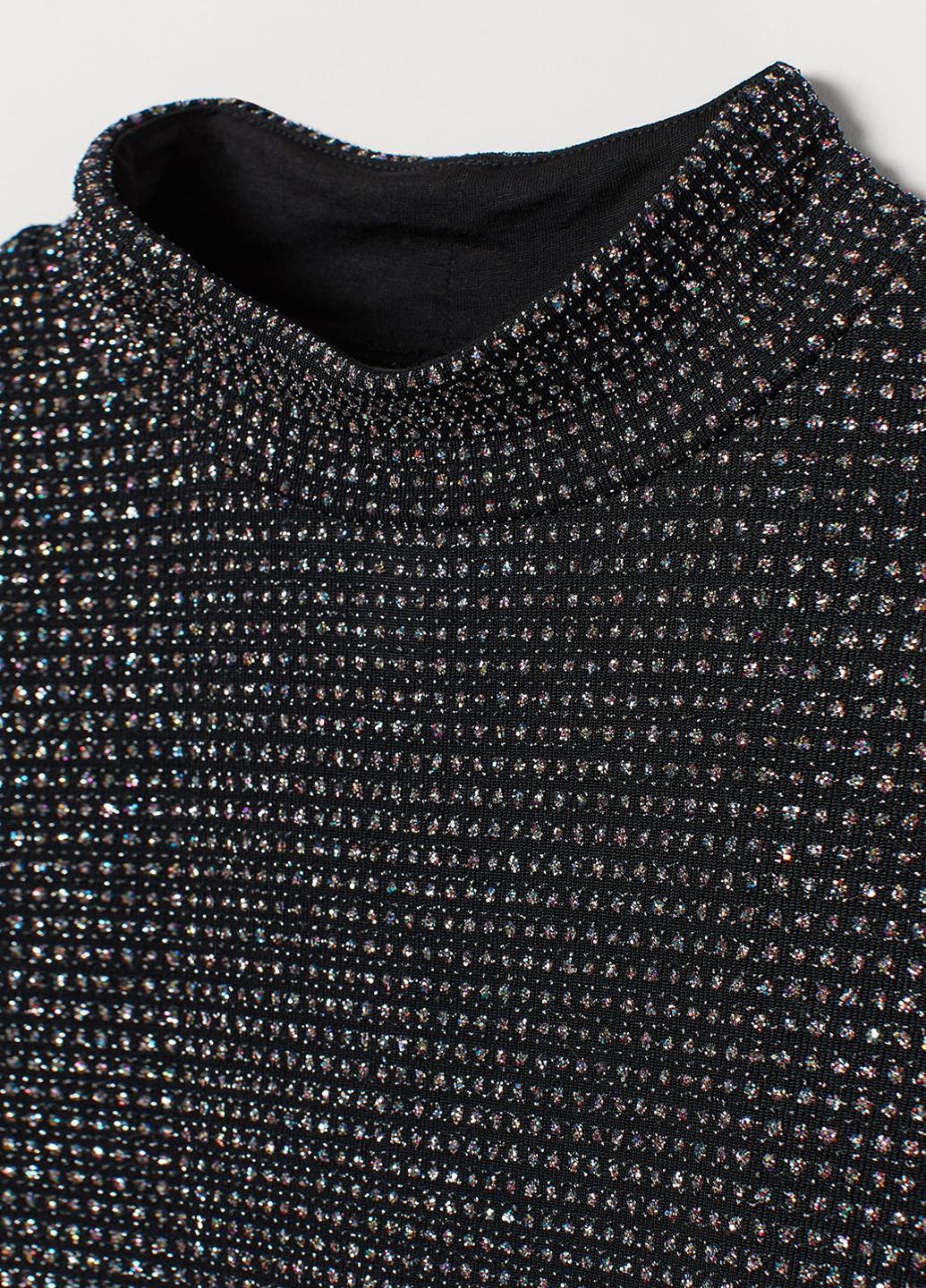 Темно-серое коктейльное платье силуэтная, платье-водолазка H&M с узором «перец с солью»