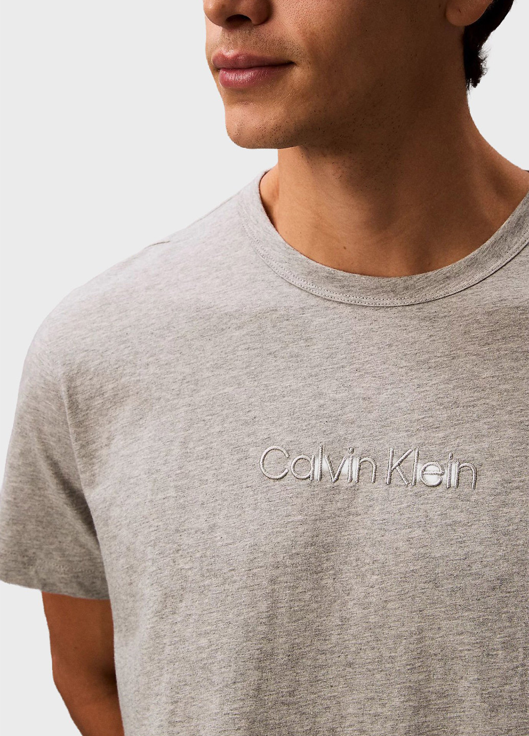 Сіро-бежева футболка Calvin Klein