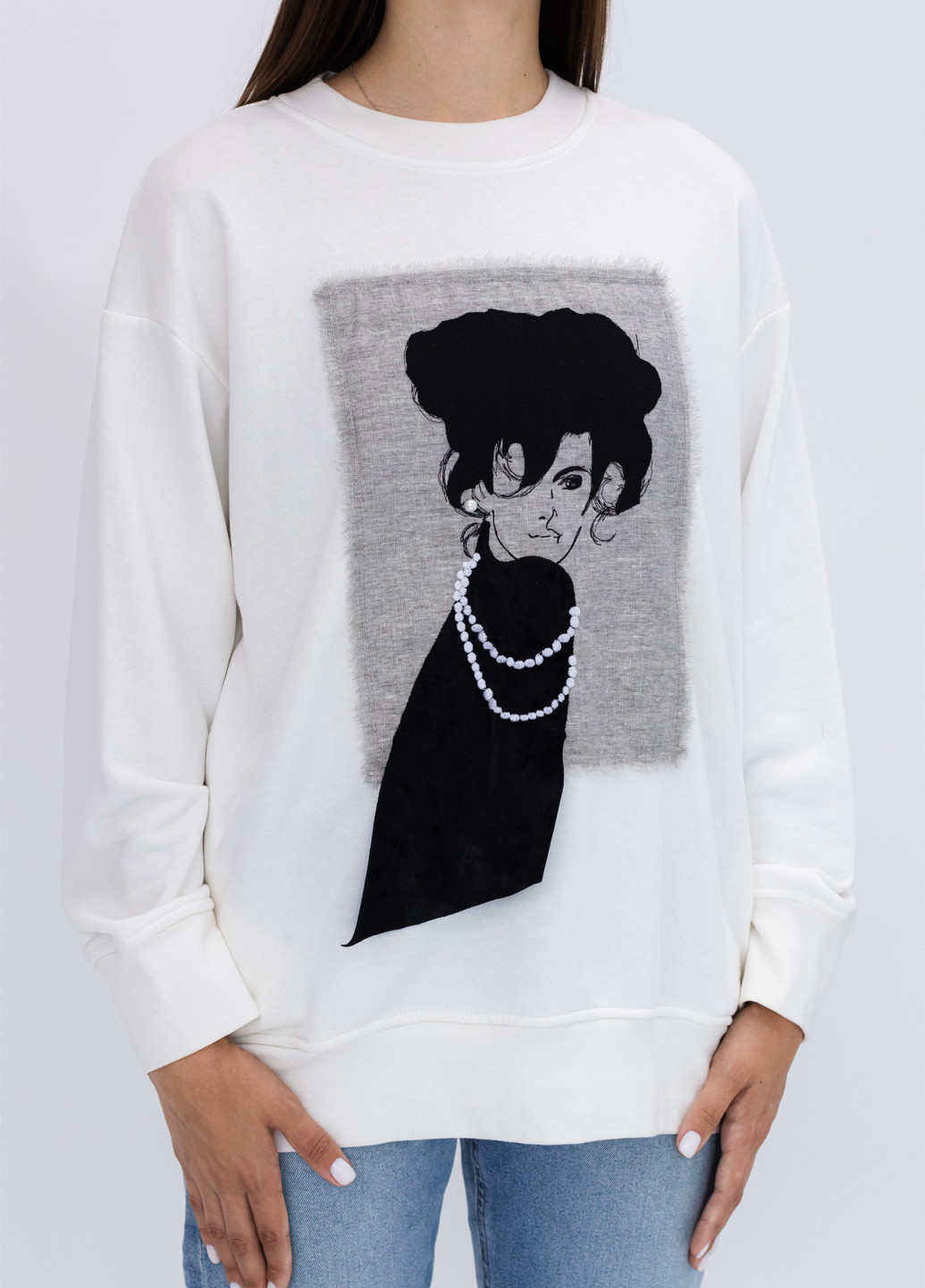 Белый свитшот Nora Kvittin однотонный аппликация, вышивка, нашивки (301079922)