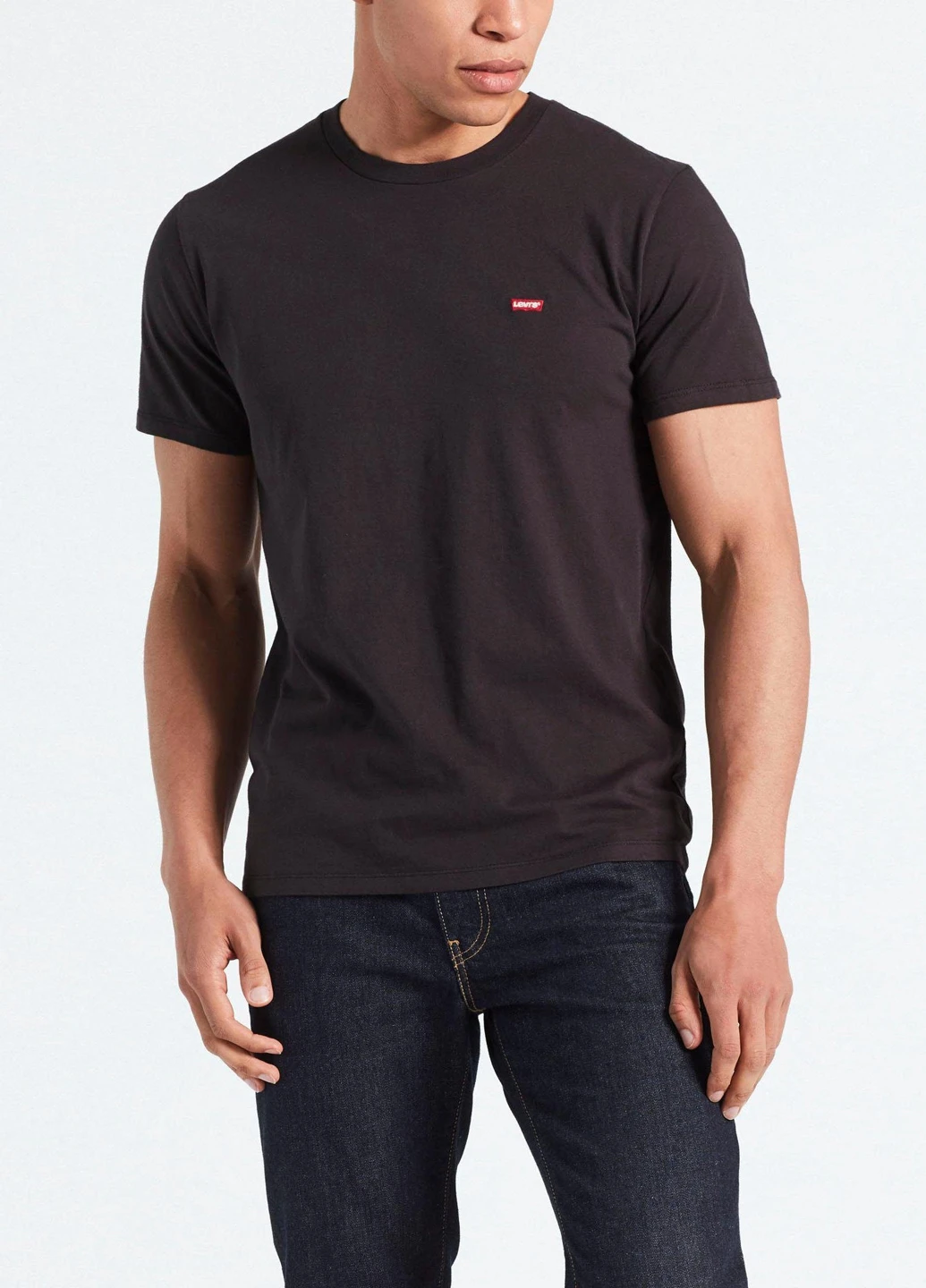 Черная футболка Levi's
