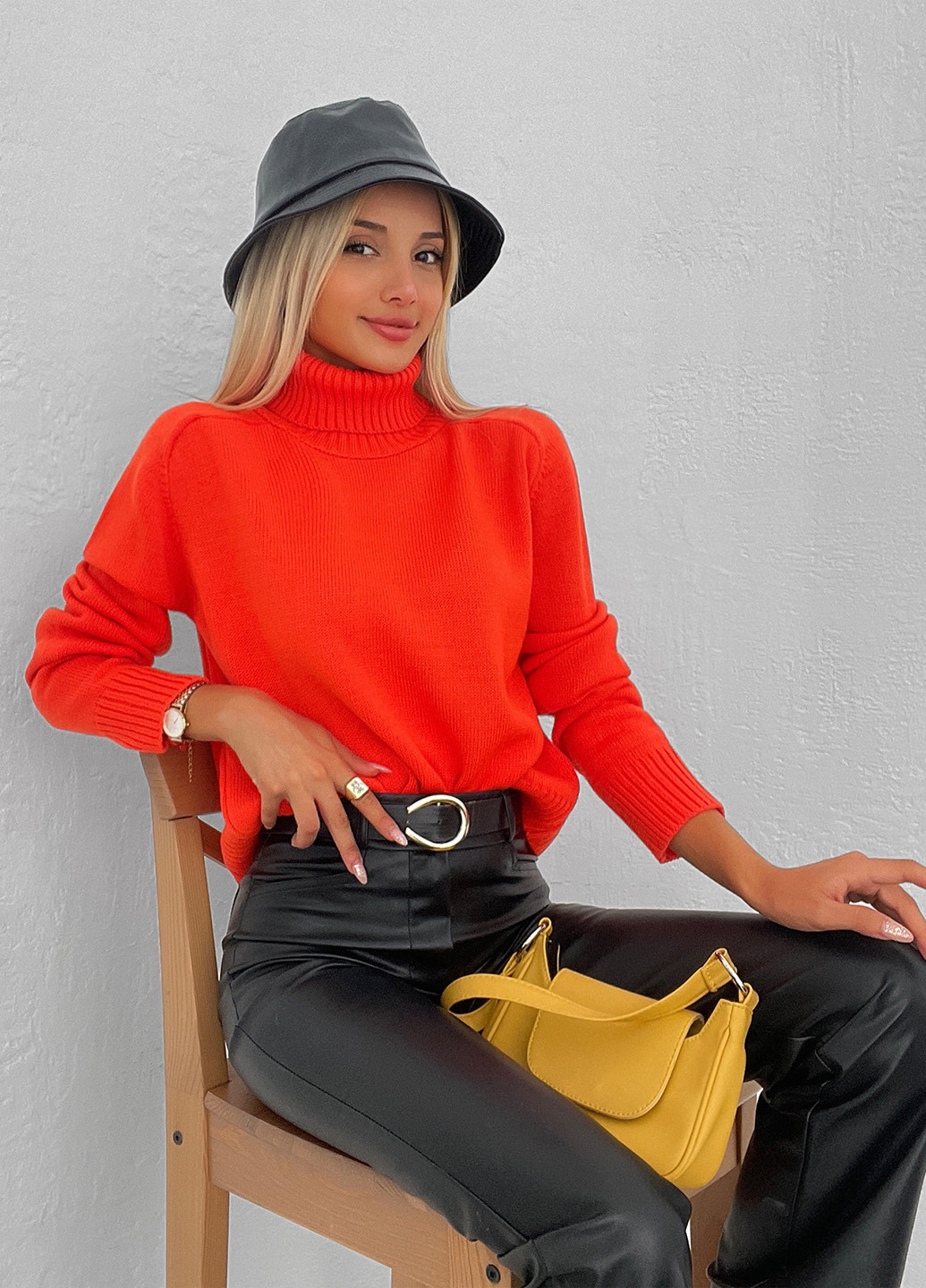 Червоний демісезонний светр SHEIN