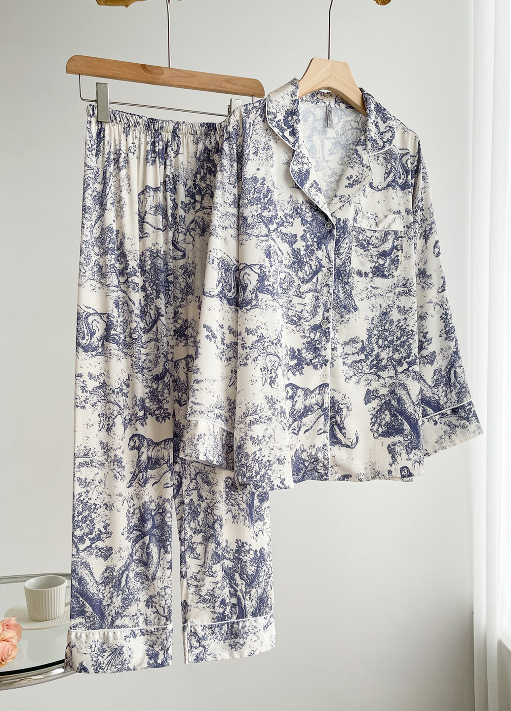 Молочна всесезон піжама (кофта, штани) кофта + брюки SHEIN