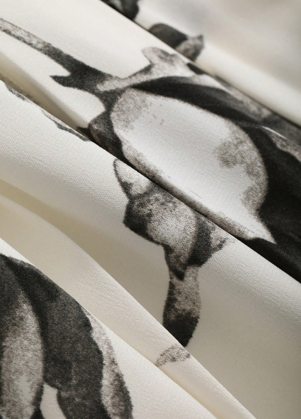 Білий кежуал сукня на запах SHEIN з квітковим принтом