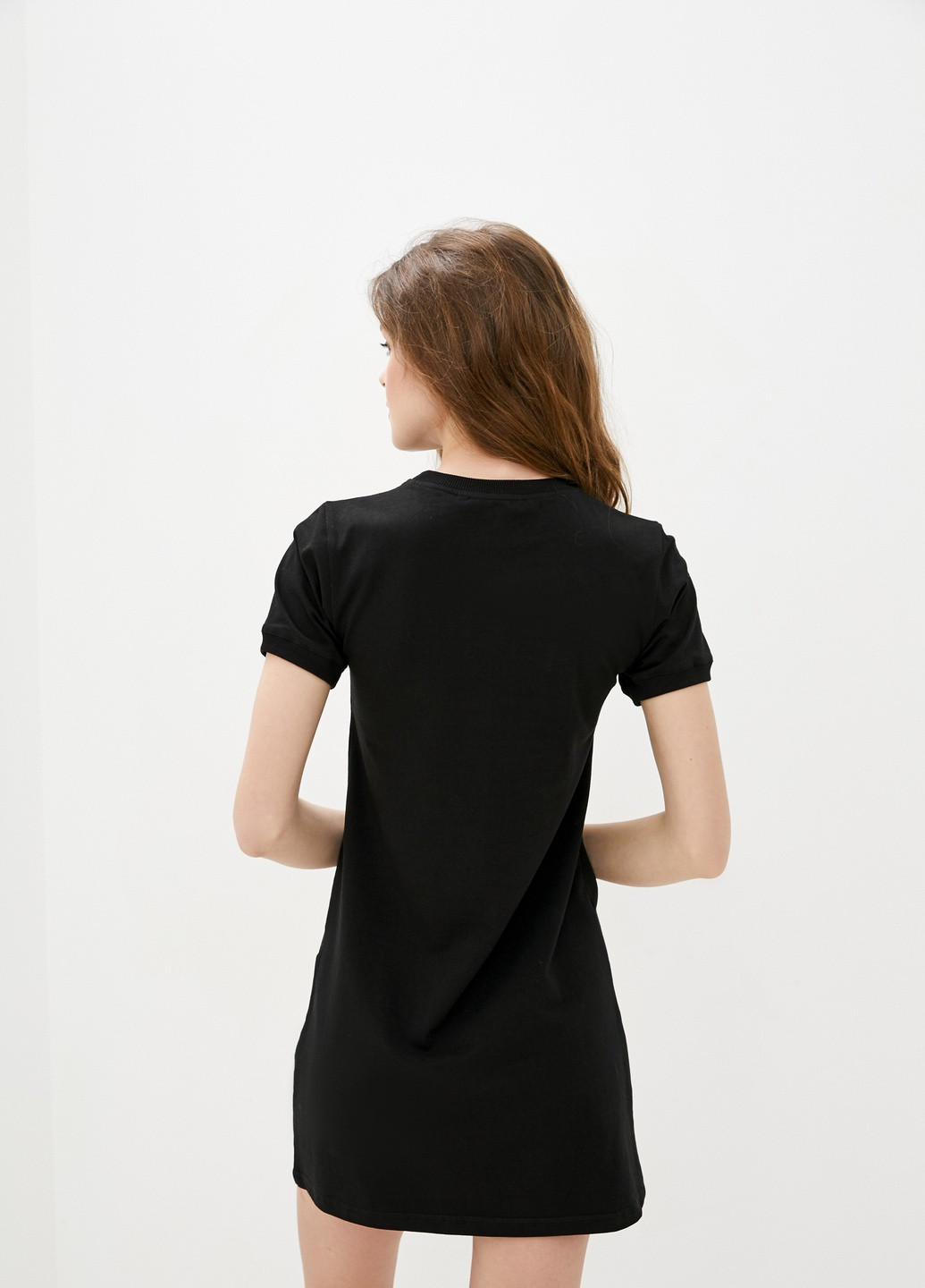 Черное кэжуал платье платье-футболка Daria Karpiuk однотонное