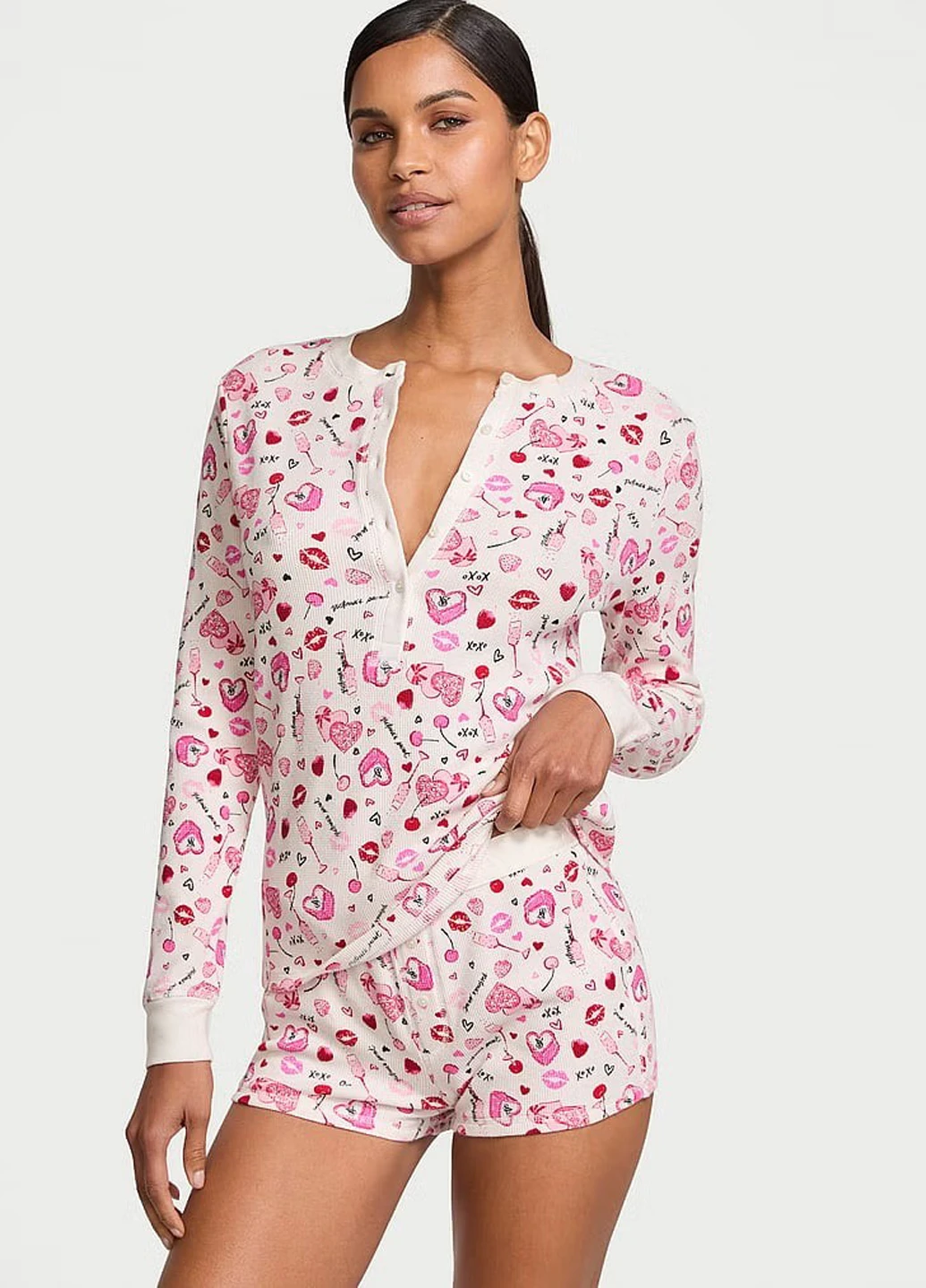 Біла всесезон піжама (лонгслів, шорти) лонгслів + шорти Victoria's Secret