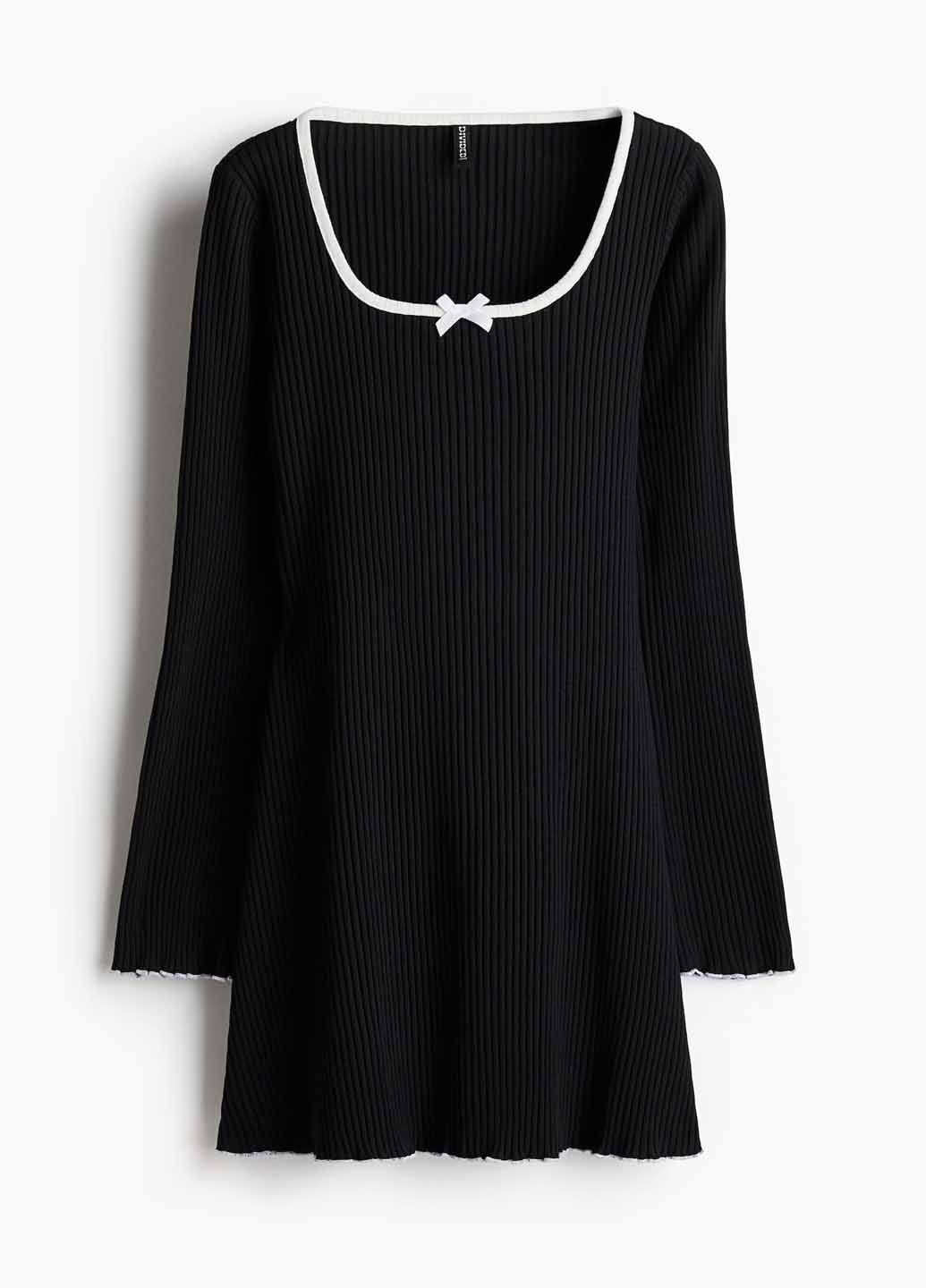 Черное кэжуал платье а-силуэт H&M однотонное