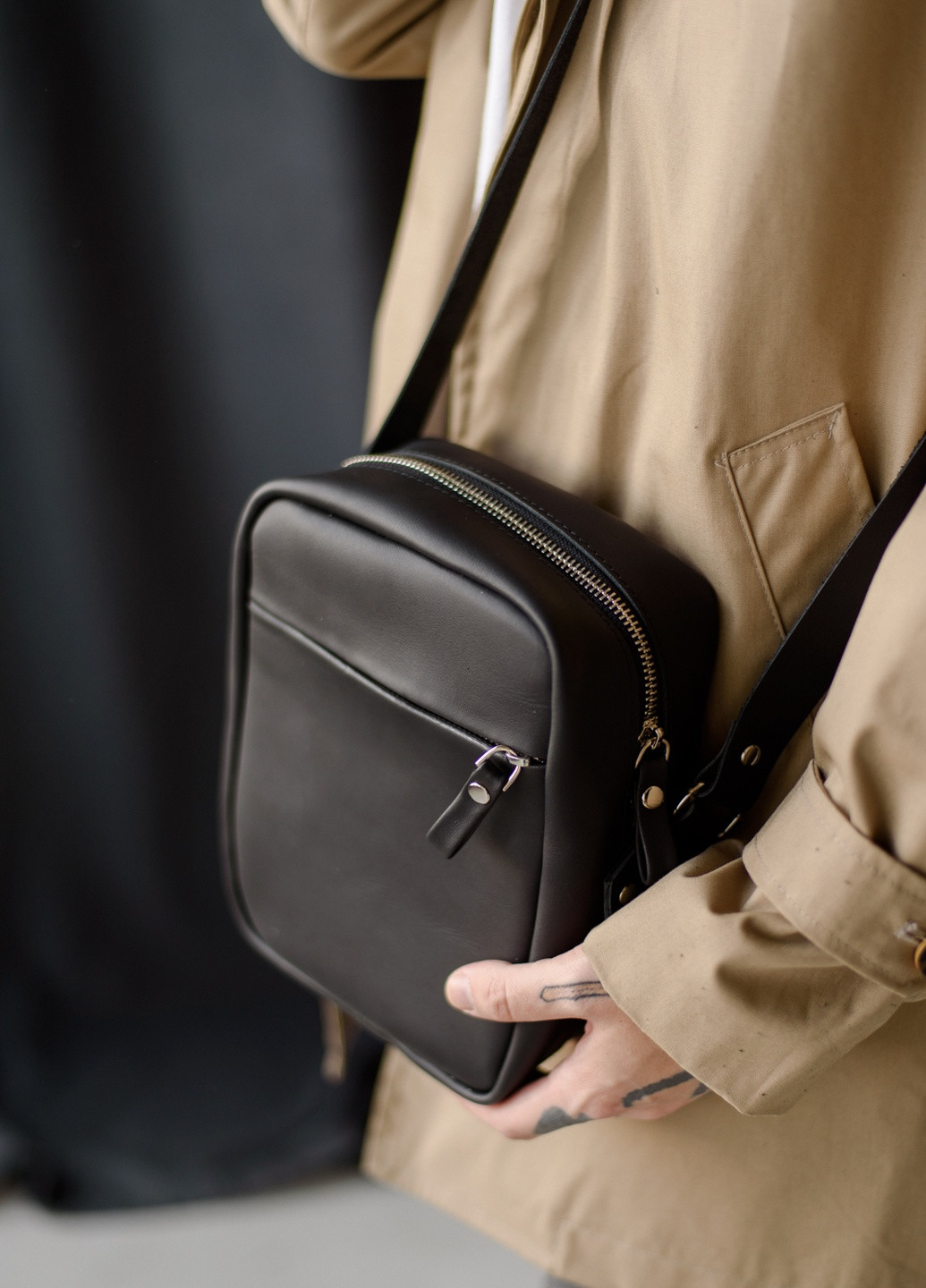 Практичная мужская сумка мессенджер через плечо ручной работы из натуральной винтажной кожи коричневого цвета Boorbon (253412638)