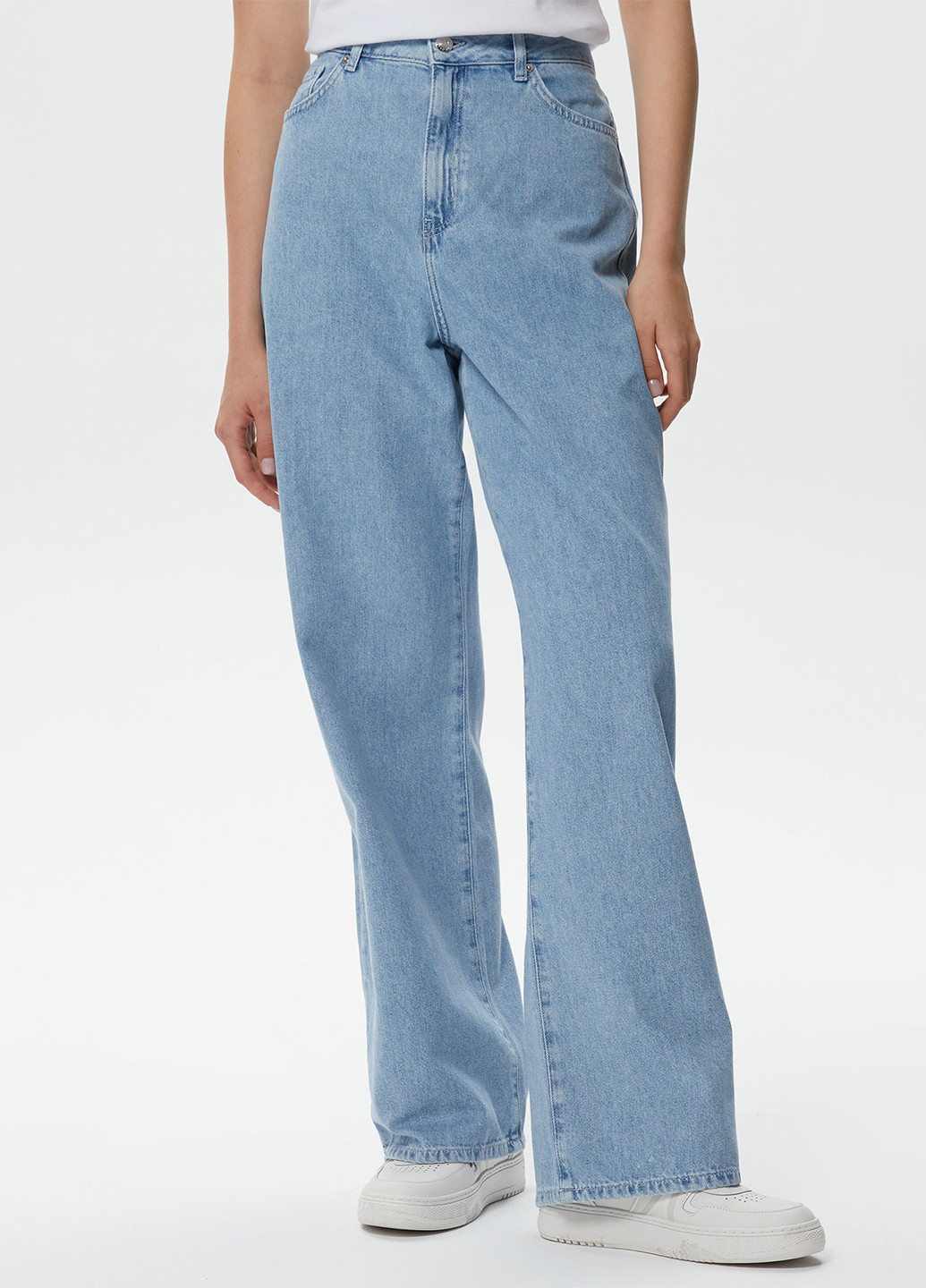 Голубые джинсовые демисезонные брюки Lacoste