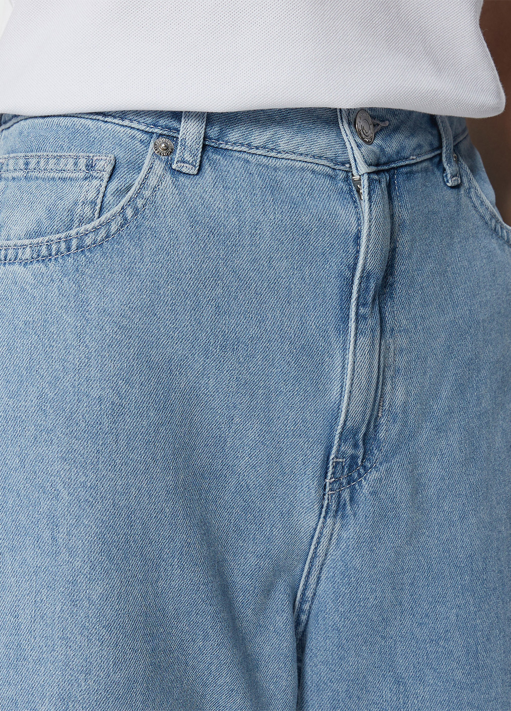Голубые джинсовые демисезонные брюки Lacoste