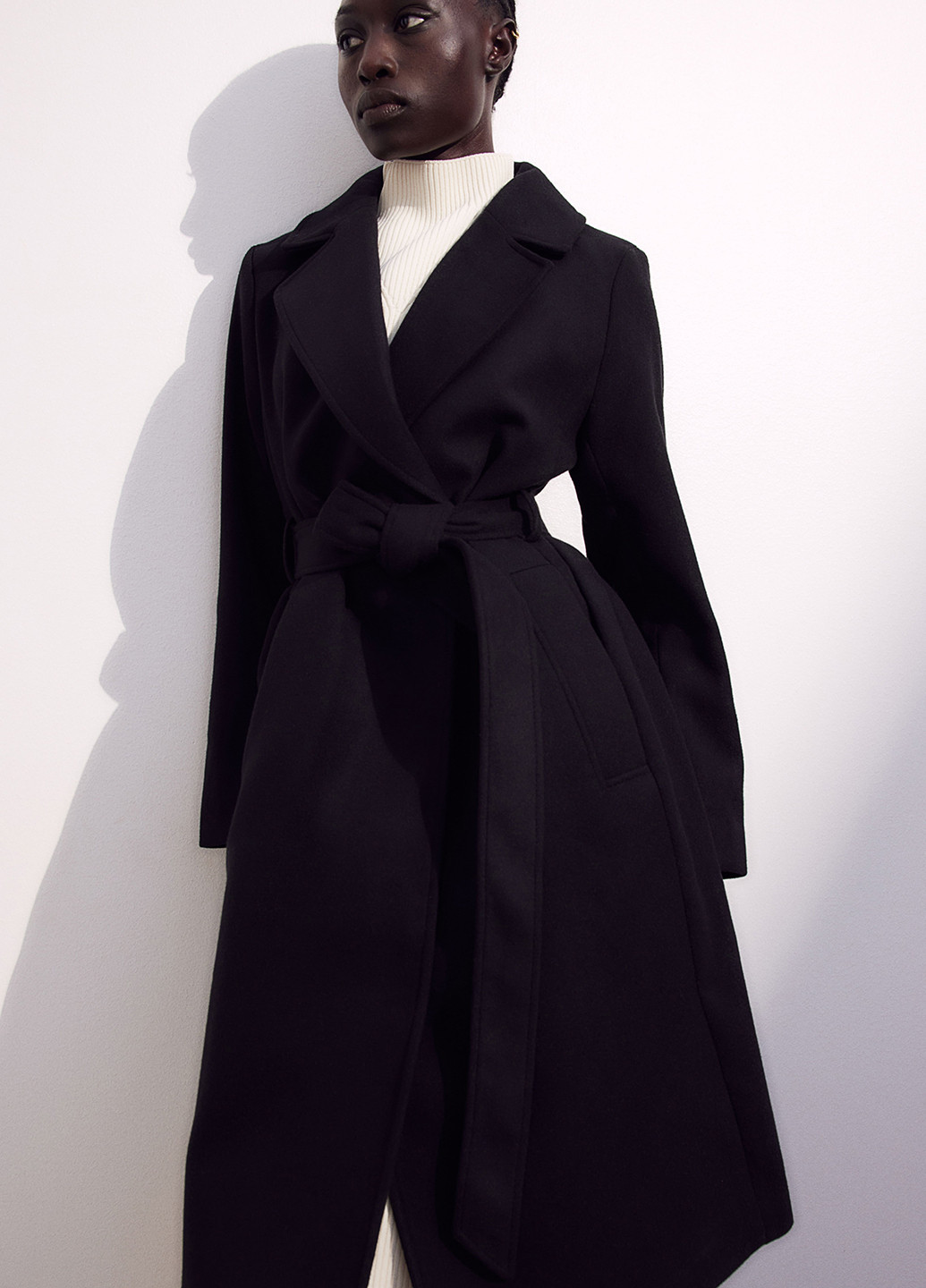 Черное демисезонное Пальто H&M