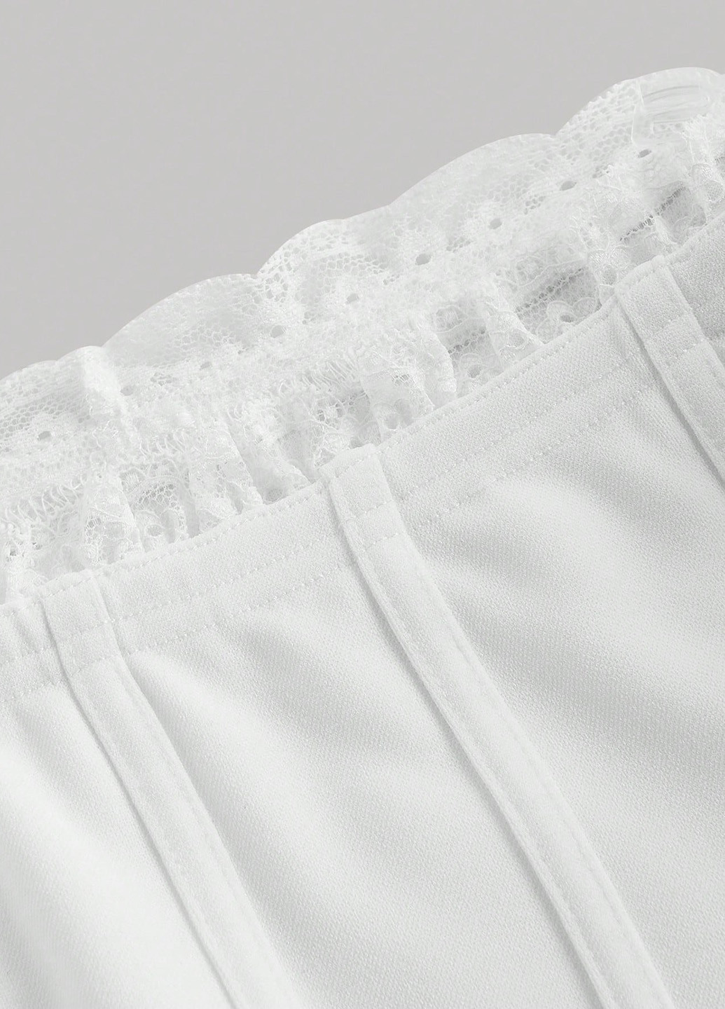 Белое коктейльное, кэжуал платье с юбкой-солнце, с корсетом, с открытыми плечами SHEIN однотонное