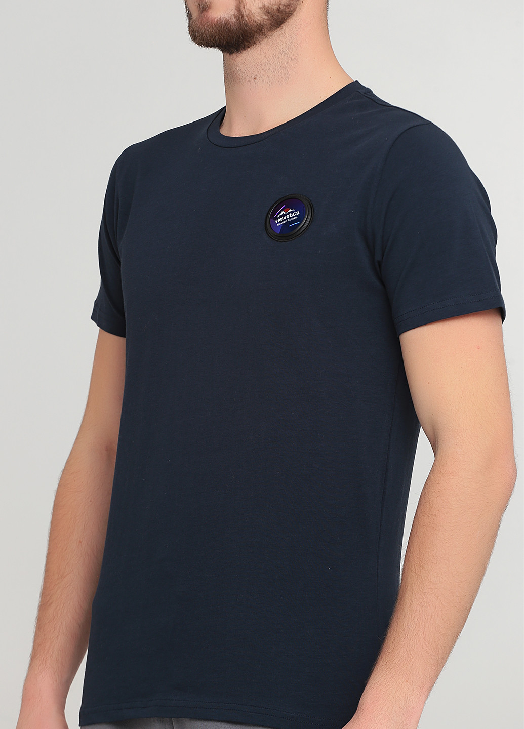 Темно-синяя футболка Helvetica