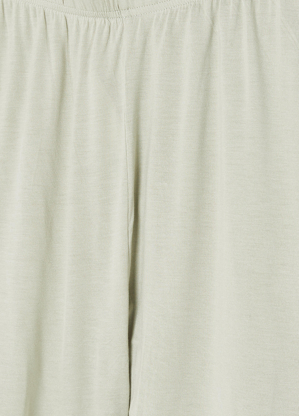 Светло-серый демисезонный комплект (футболка, шорты) Missguided