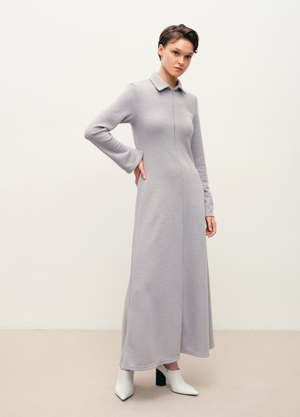 Світло-сіра кежуал сукня JUL однотонна