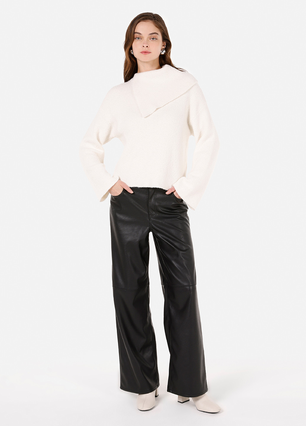 Кремовый зимний свитер Colin's