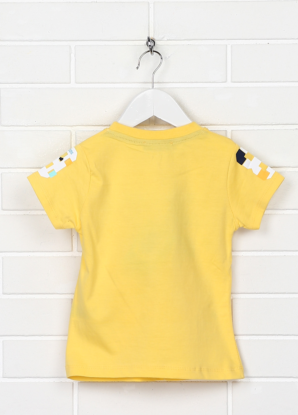 Желтая летняя футболка Replikas