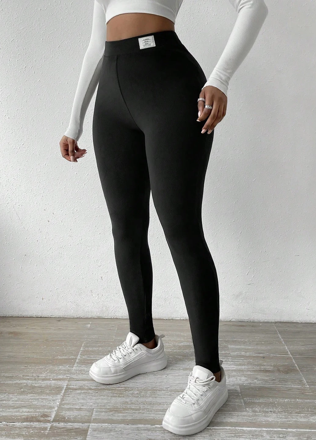 Черные демисезонные леггинсы SHEIN