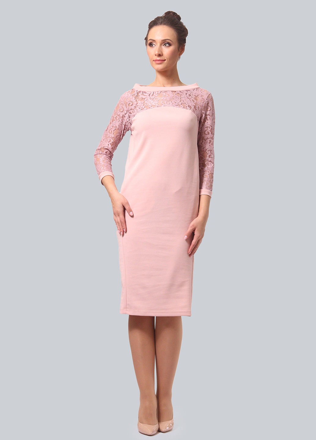 Светло-розовое кэжуал платье футляр Alika Kruss однотонное