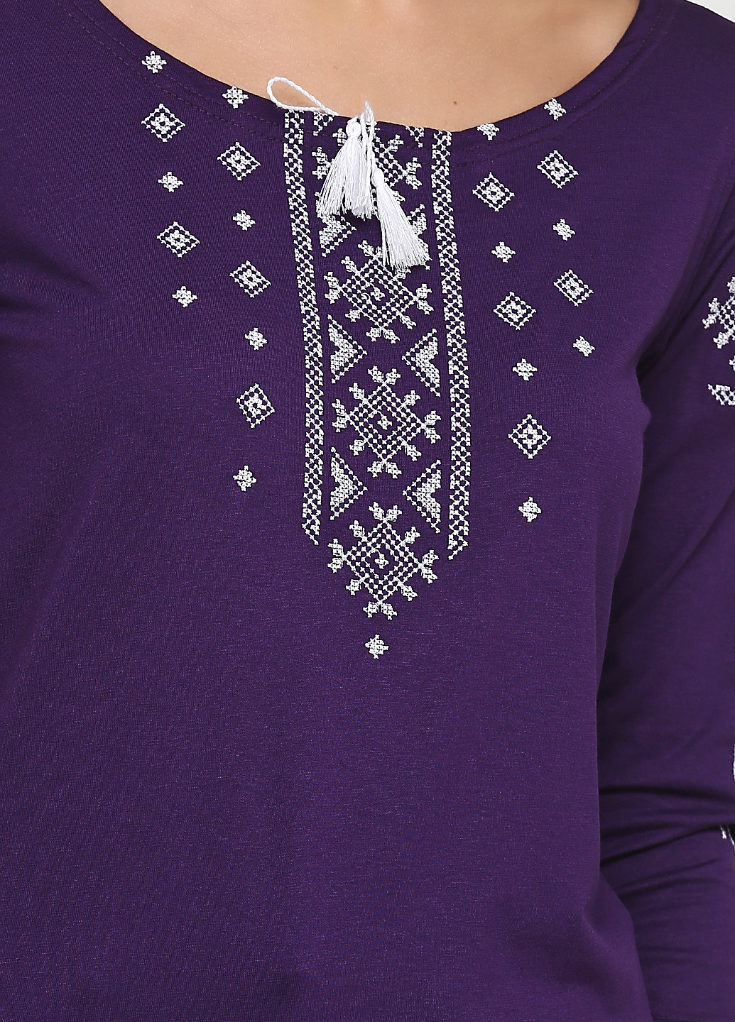 Темно-фиолетовый демисезонный кэжуал лонгслив ЕтноМодерн с орнаментом
