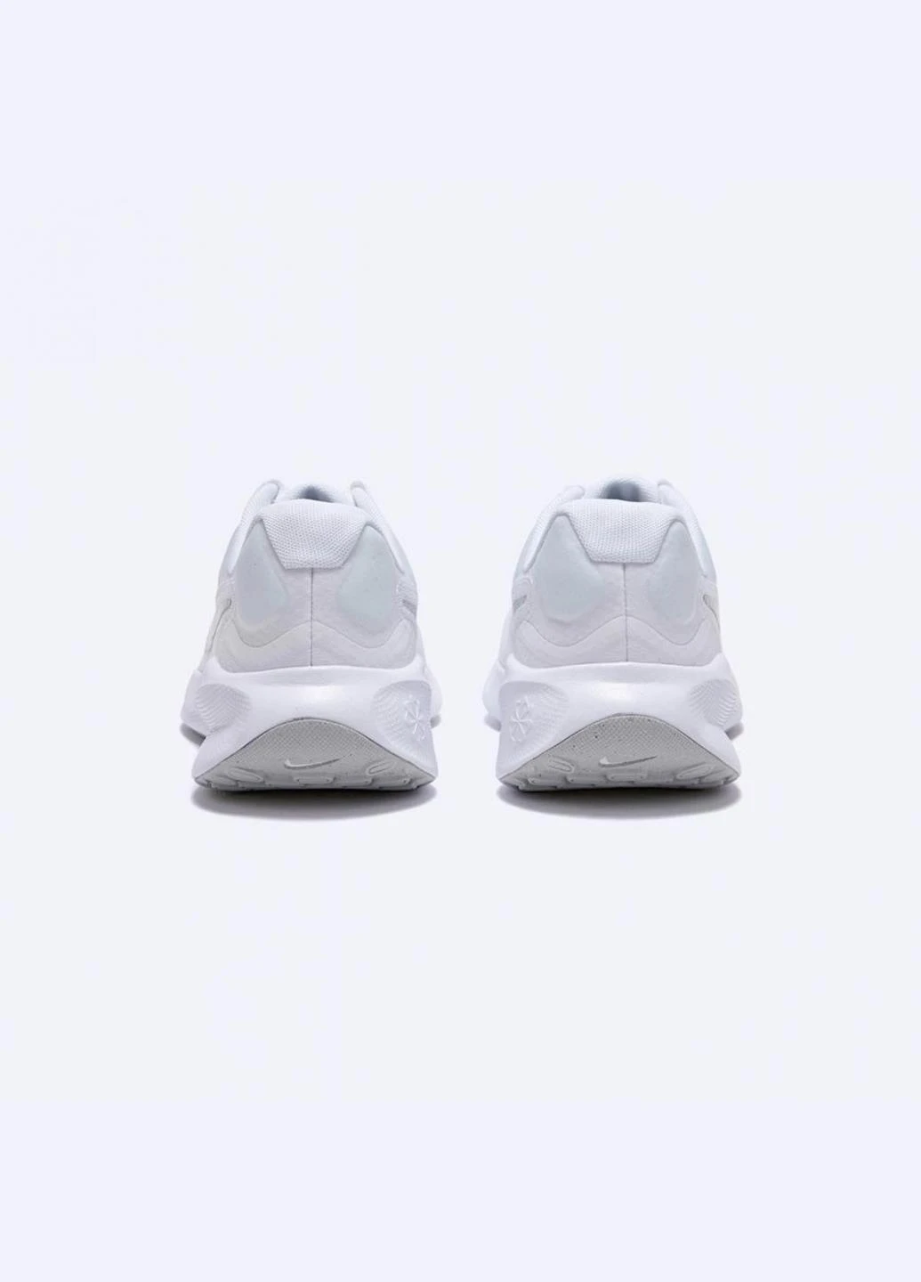 Білі Осінні кросівки fb2207-100 Nike Revolution 7