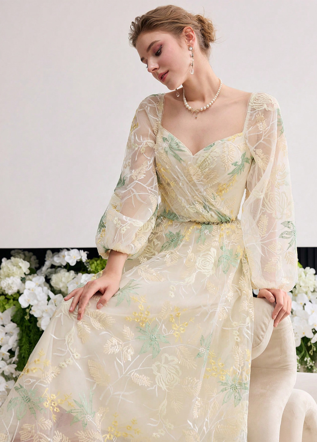 Кремовое праздничный, вечернее платье клеш SHEIN с цветочным принтом