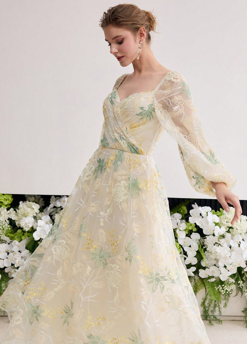 Кремовое праздничный, вечернее платье клеш SHEIN с цветочным принтом