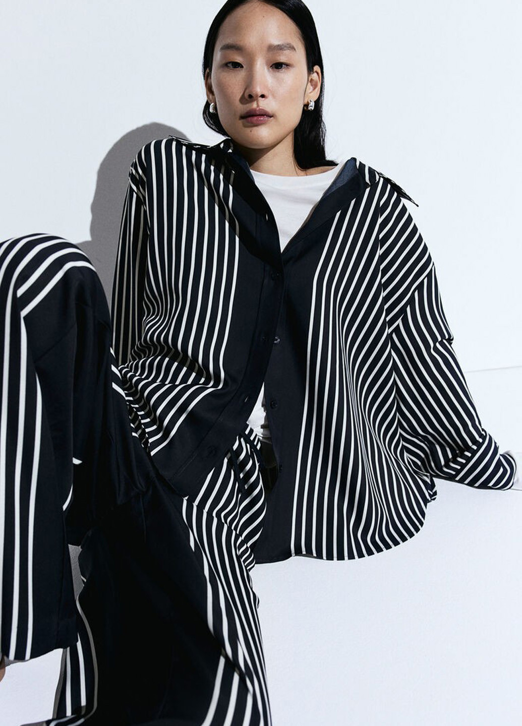 Черно-белая кэжуал рубашка в полоску H&M