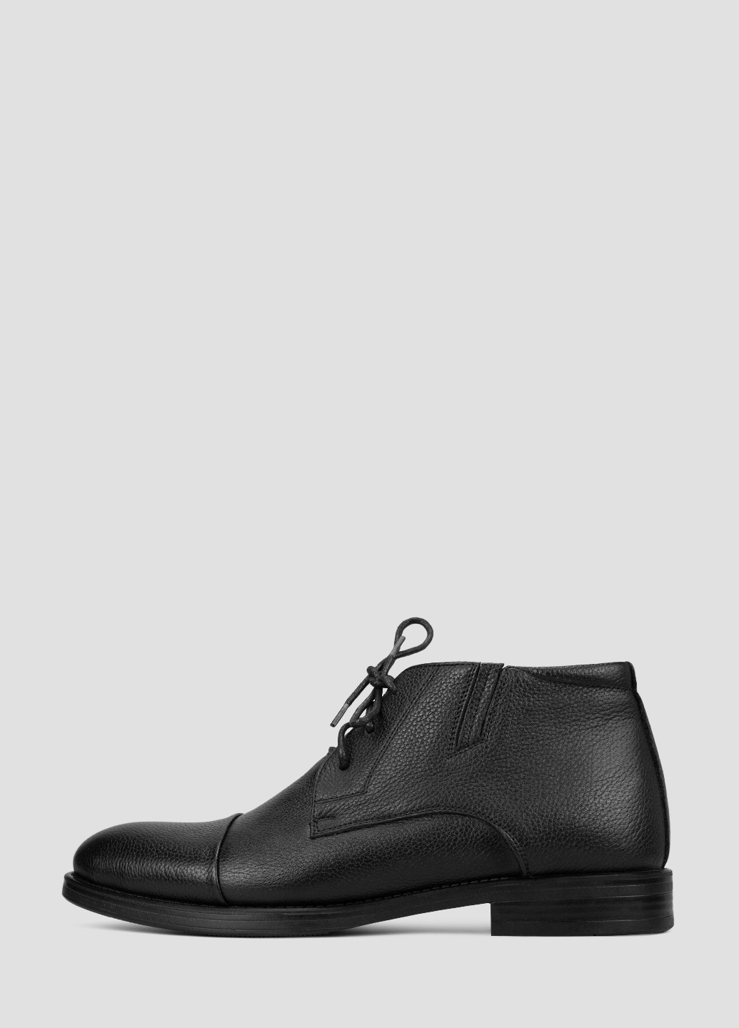 Черные осенние ботинки Lioneli