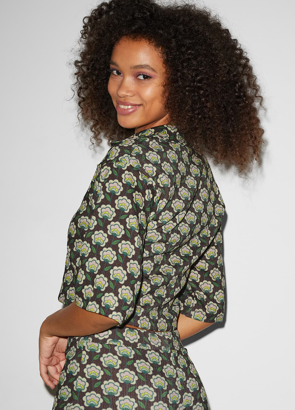 Тёмно-коричневая блуза C&A