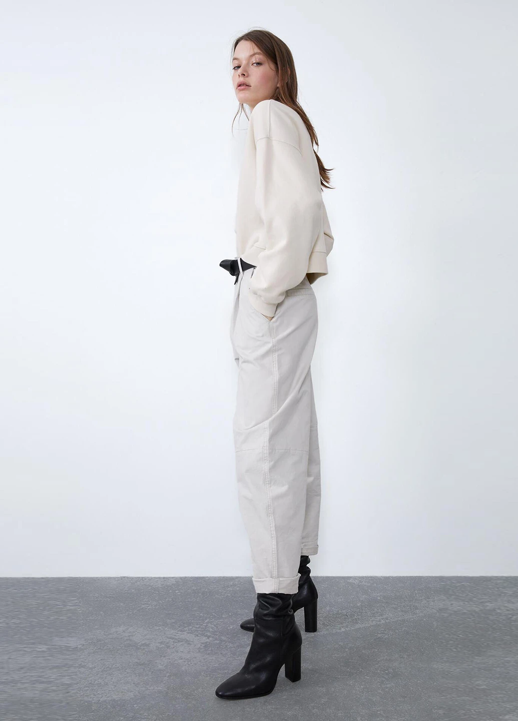 Молочний світшот Zara однотонний без декору (252197372)