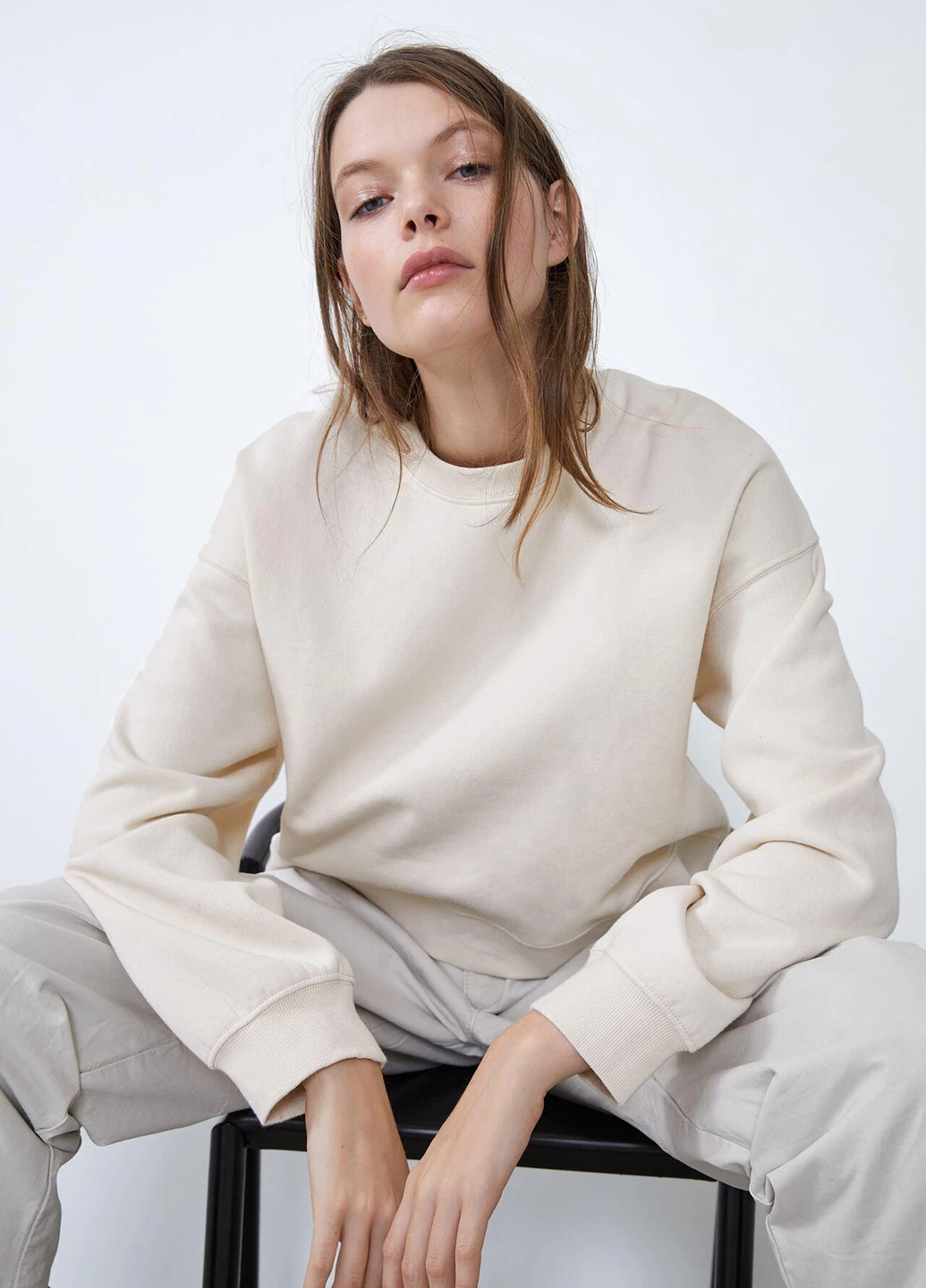 Молочний світшот Zara однотонний без декору (252197372)