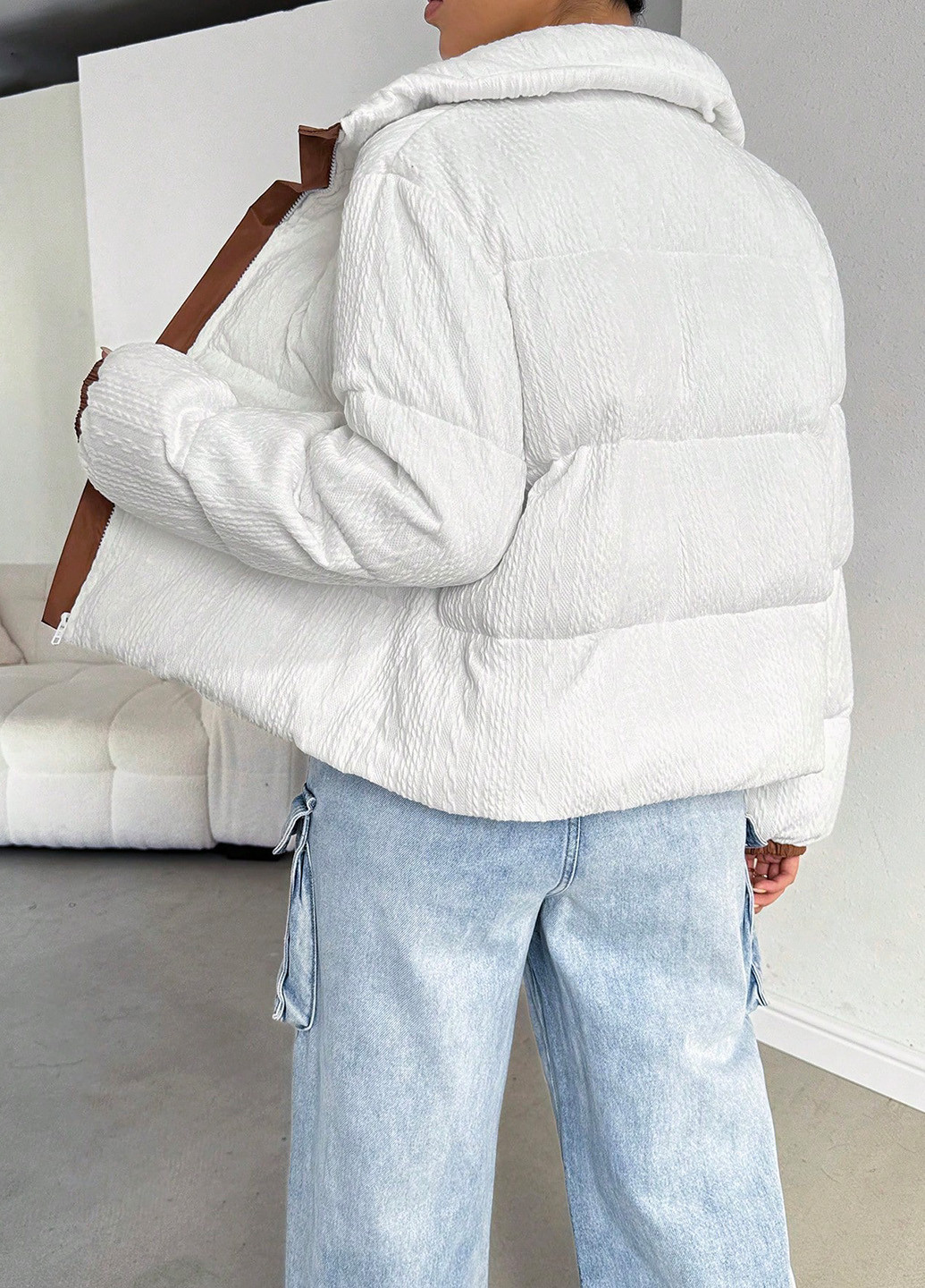 Белая зимняя куртка SHEIN