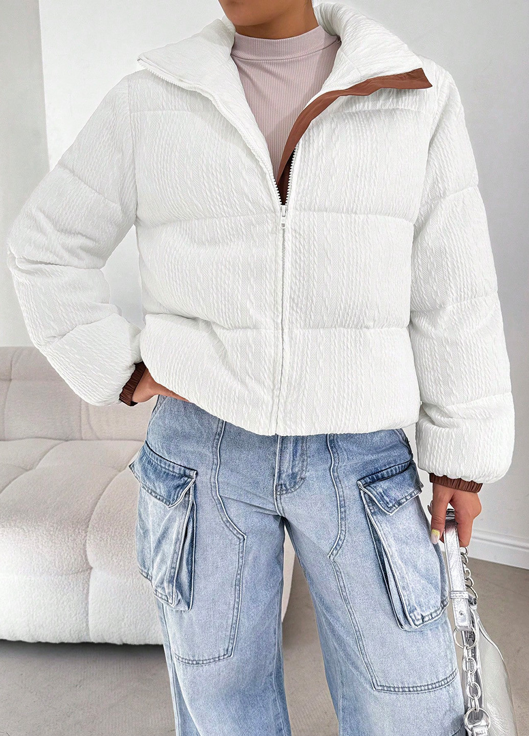 Белая зимняя куртка SHEIN