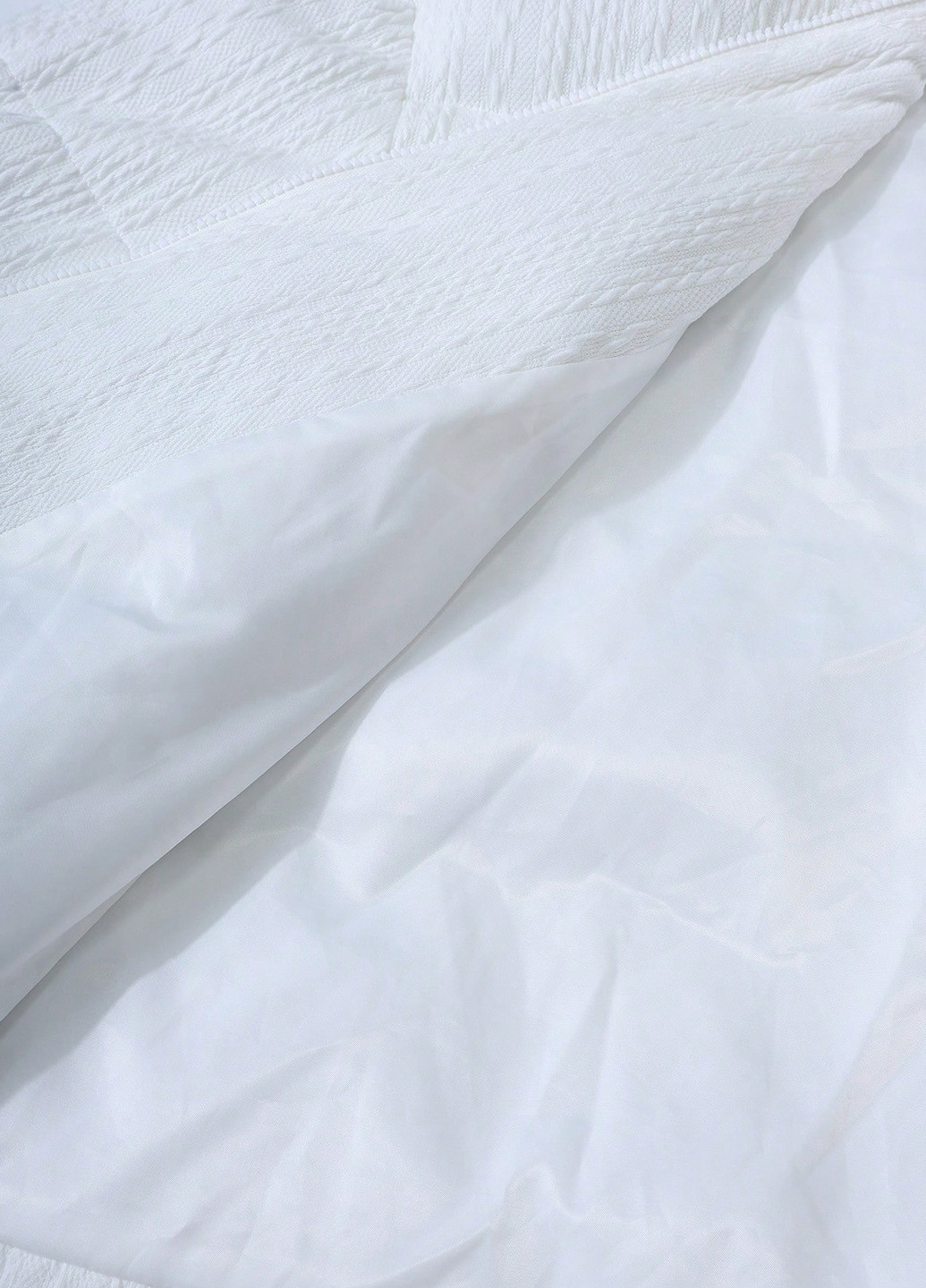 Белая зимняя куртка SHEIN