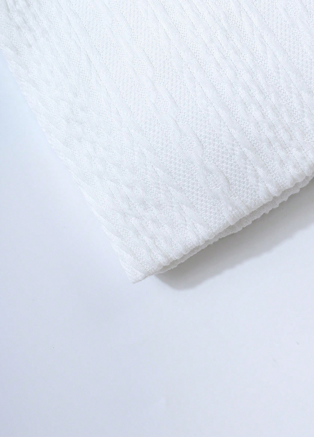 Белая зимняя куртка SHEIN