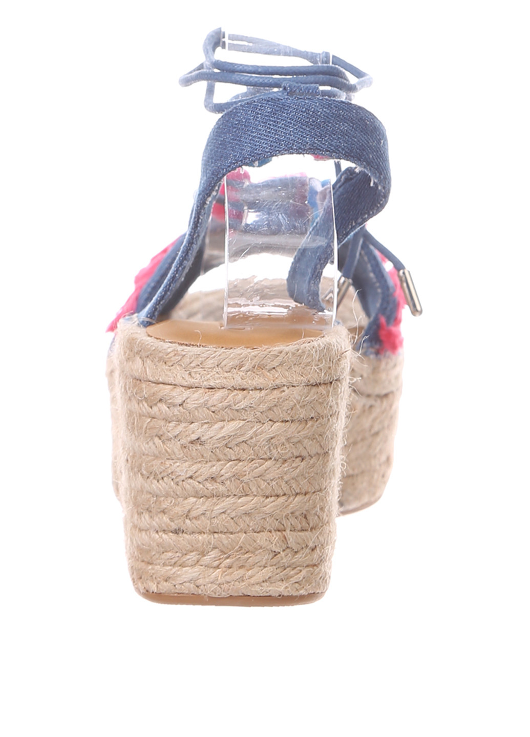 Комбинированные босоножки Chika10 на шнурках с помпонами