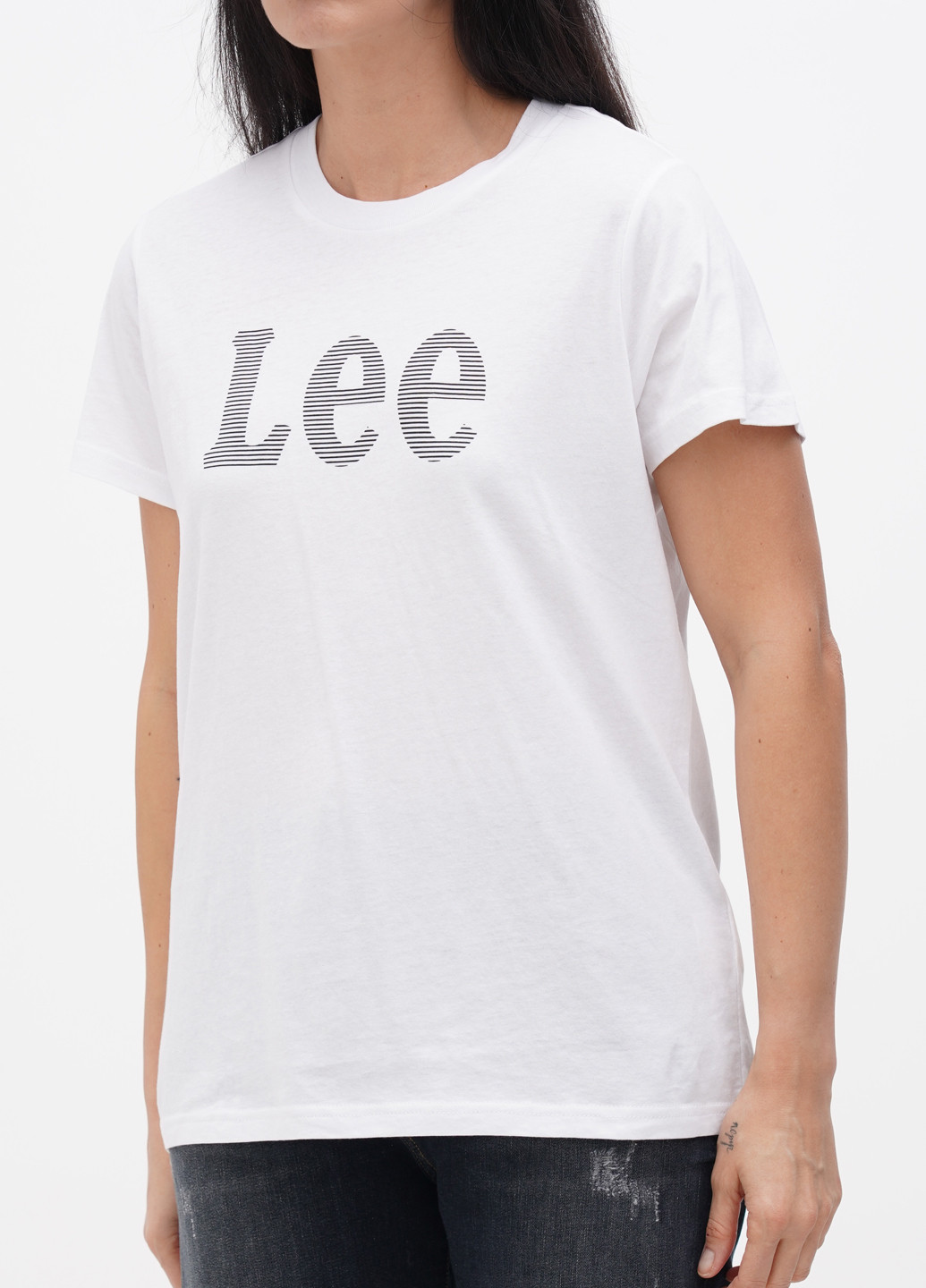 Белая летняя футболка Lee