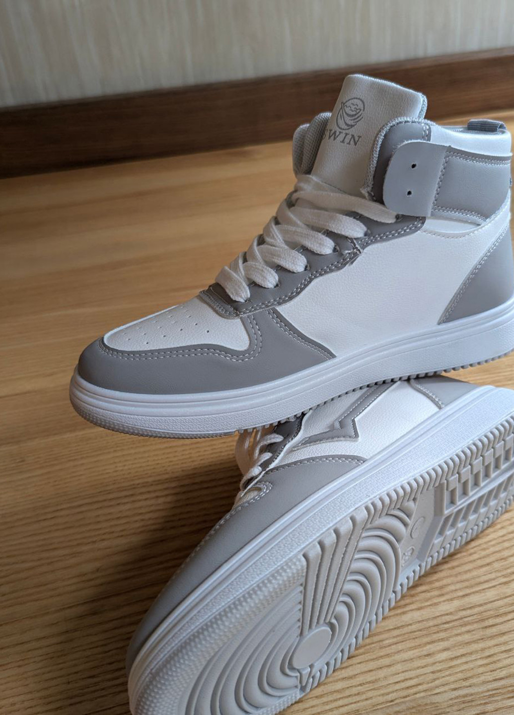 Сірі літні кросівки Vi