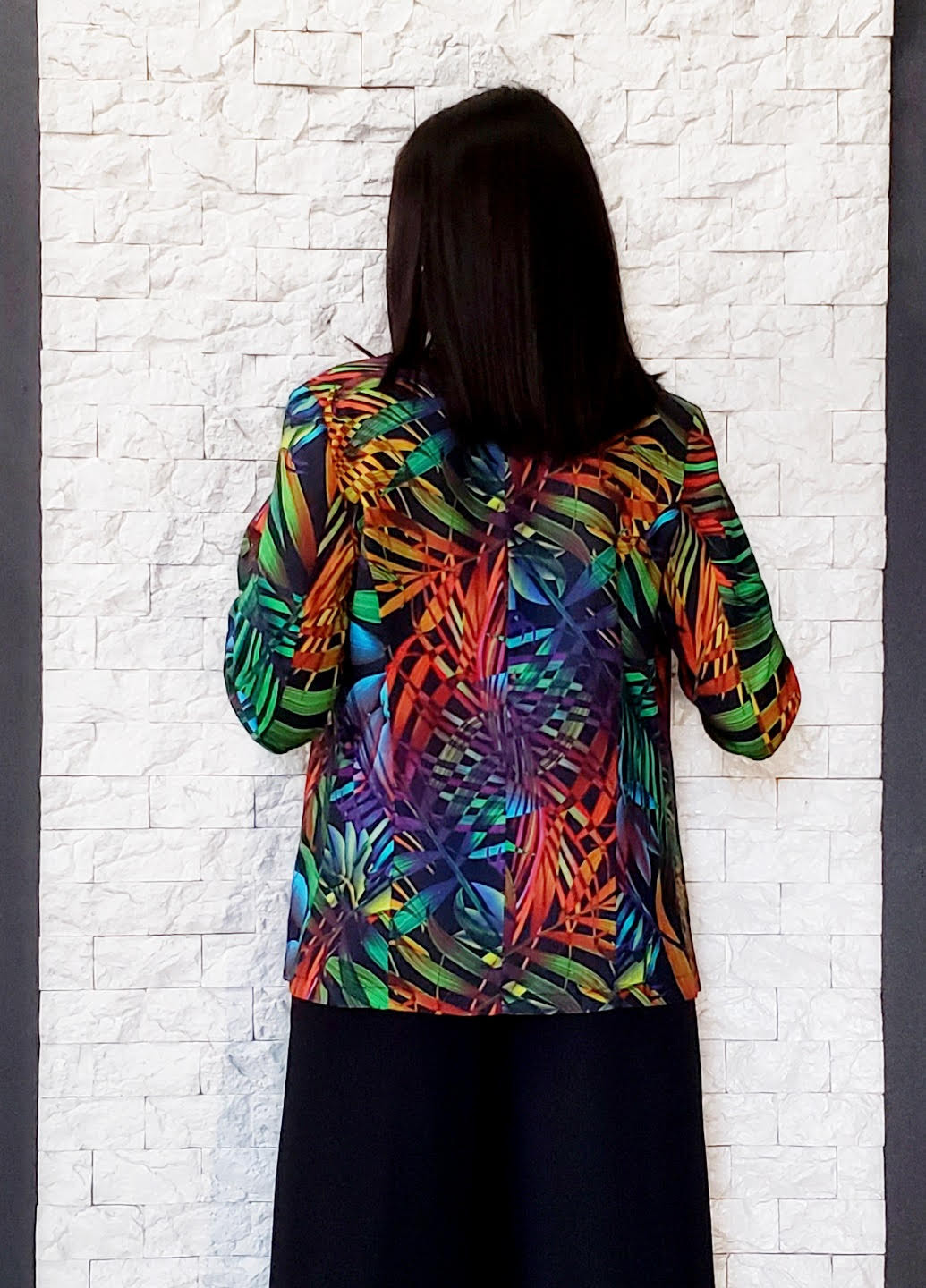 Цветной женский жакет Lumina с абстрактным узором - летний
