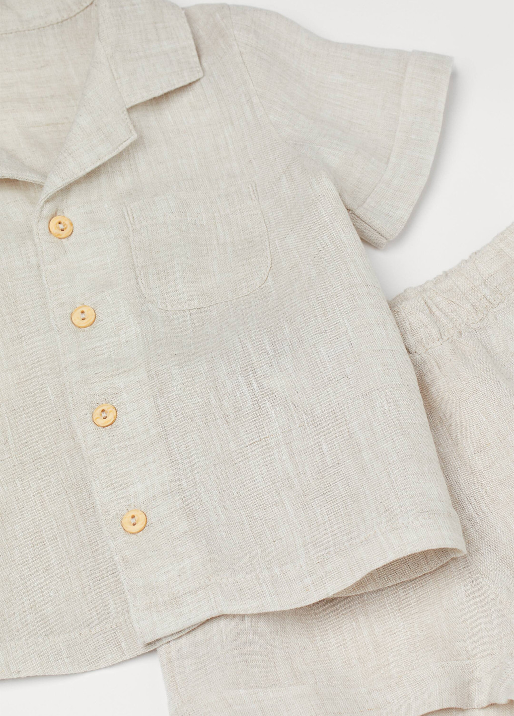 Світло-бежевий літній костюм (сорочка, шорти) з шортами, з сорочкою H&M