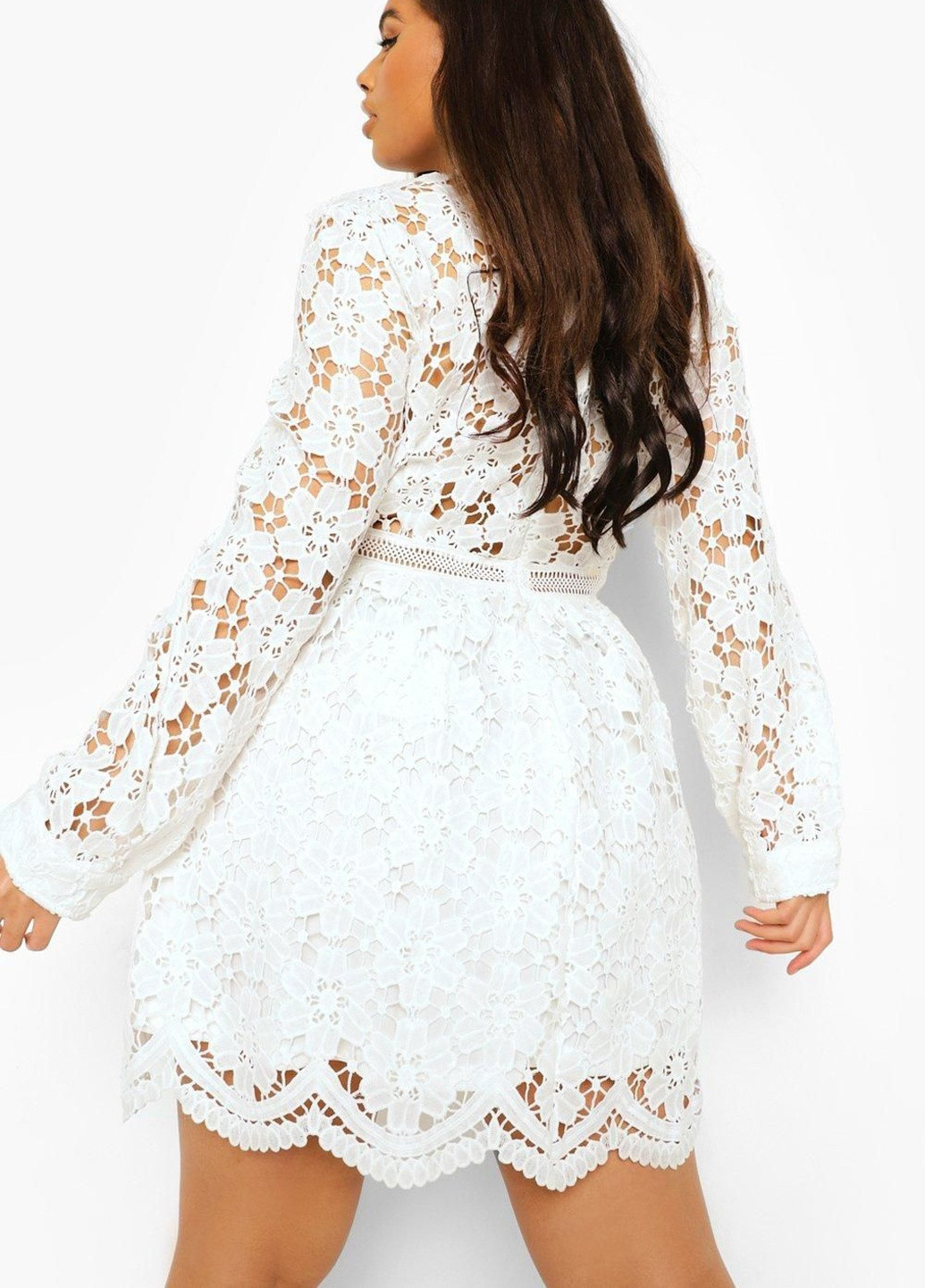 Белое кэжуал платье Boohoo с цветочным принтом