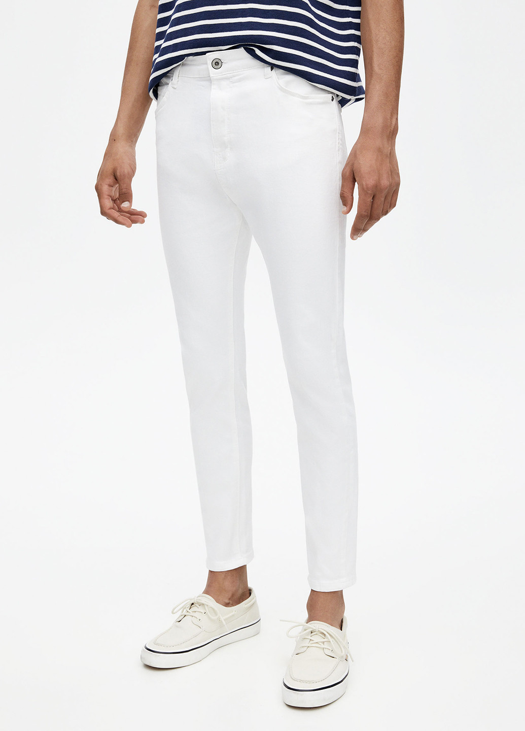 Белые демисезонные скинни джинсы Pull&Bear