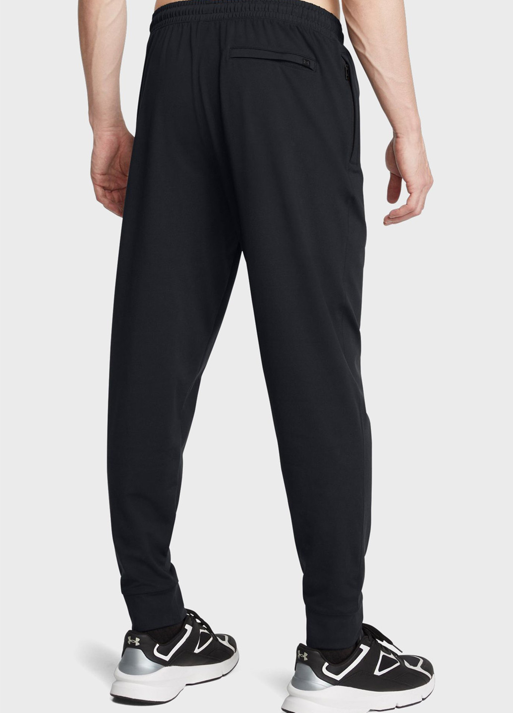 Черные спортивные демисезонные джоггеры брюки Under Armour
