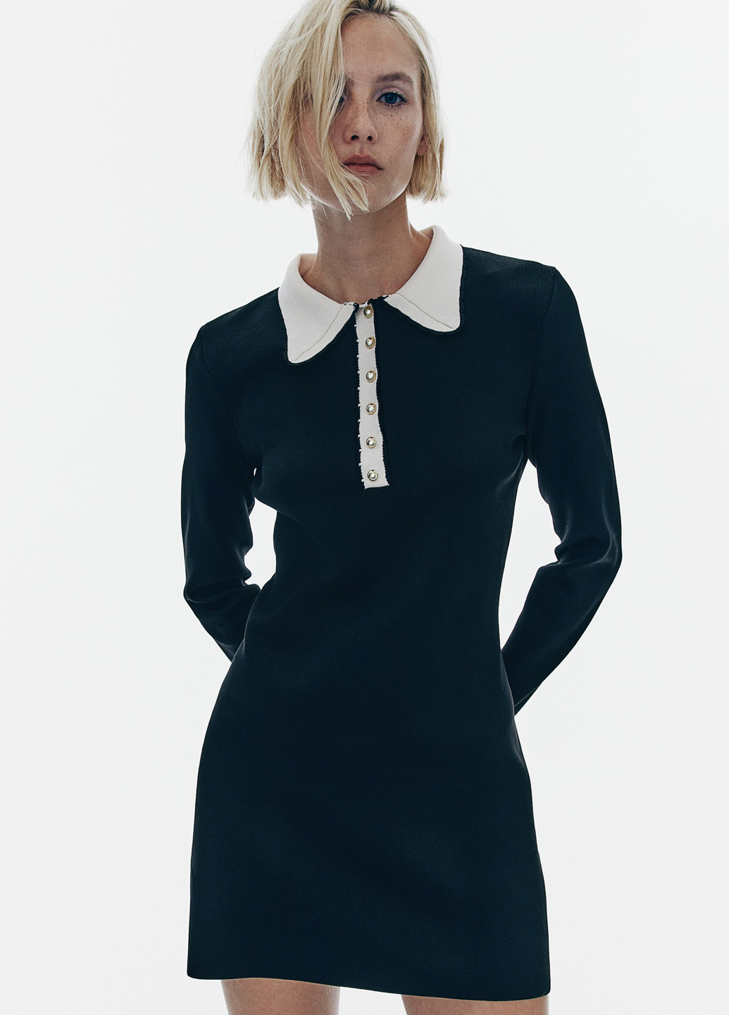 Черное кэжуал платье платье-свитер H&M колор блок