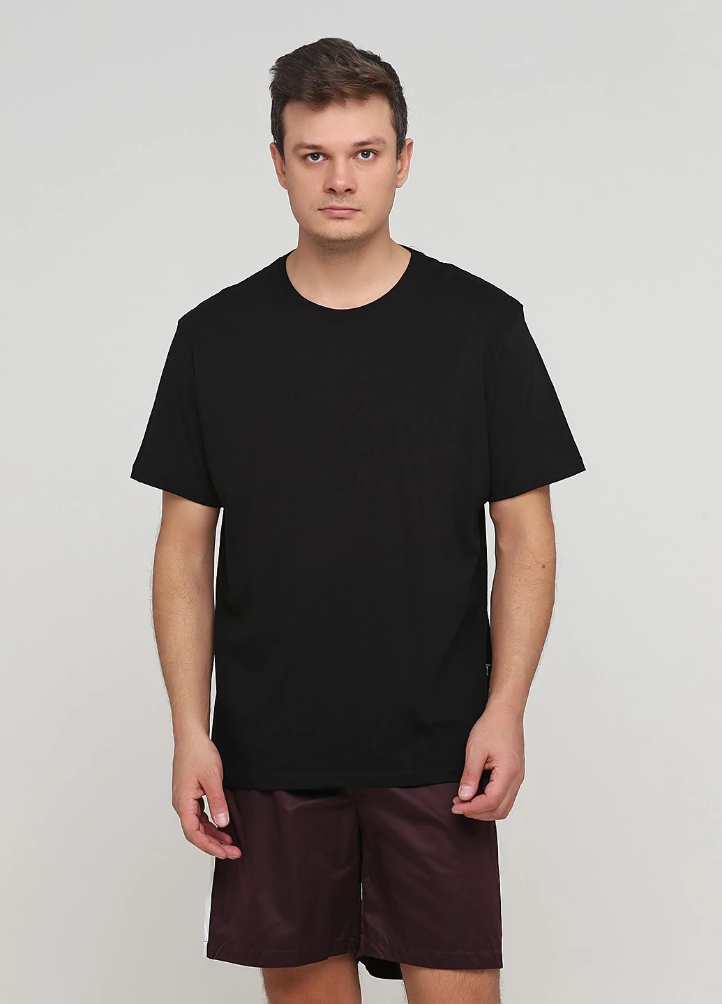Черная футболка H&M