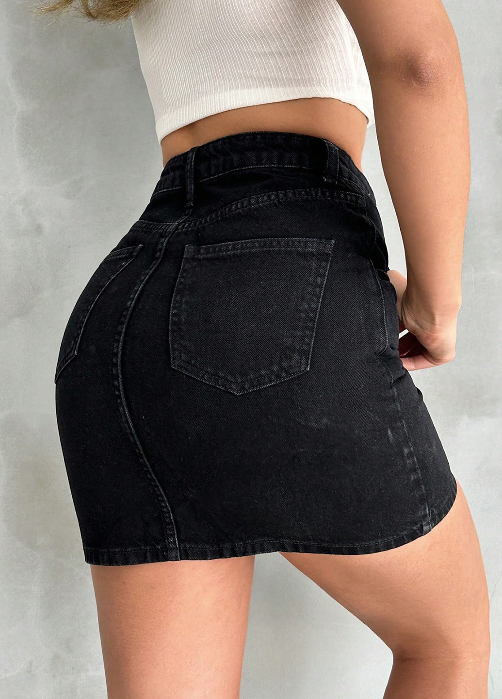 Черная джинсовая однотонная юбка SHEIN карандаш