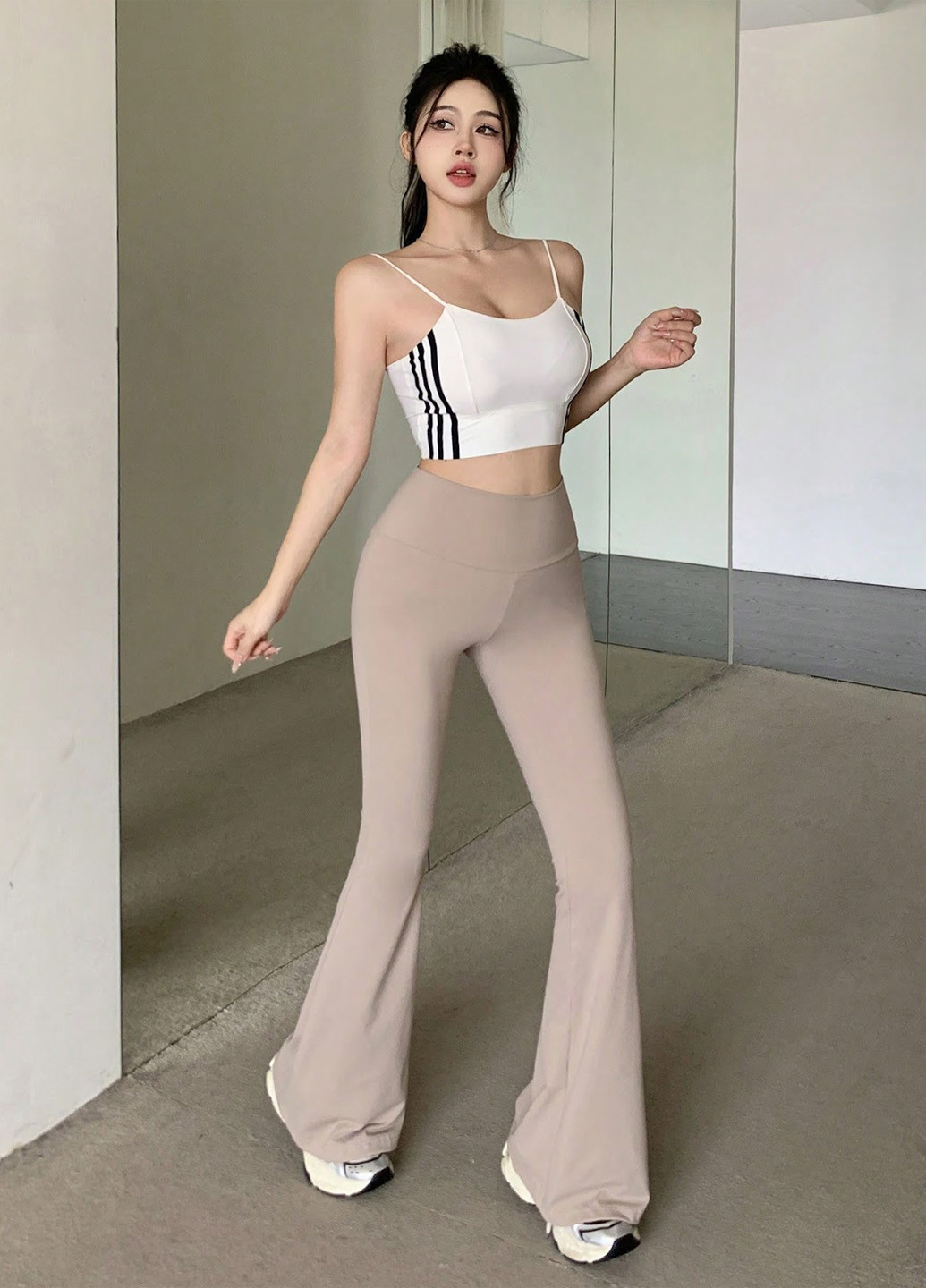 Бежевые демисезонные леггинсы SHEIN