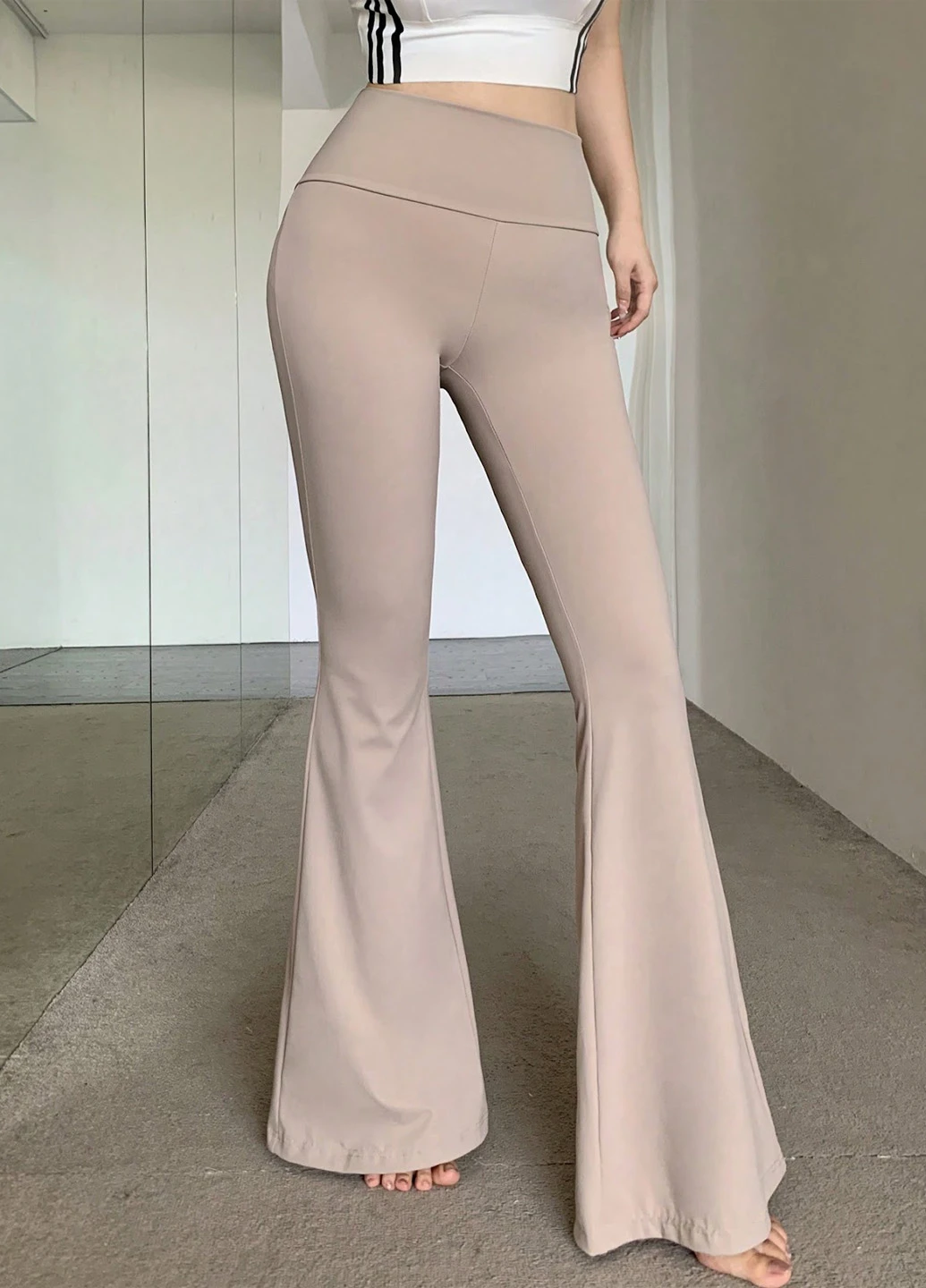 Бежевые демисезонные леггинсы SHEIN