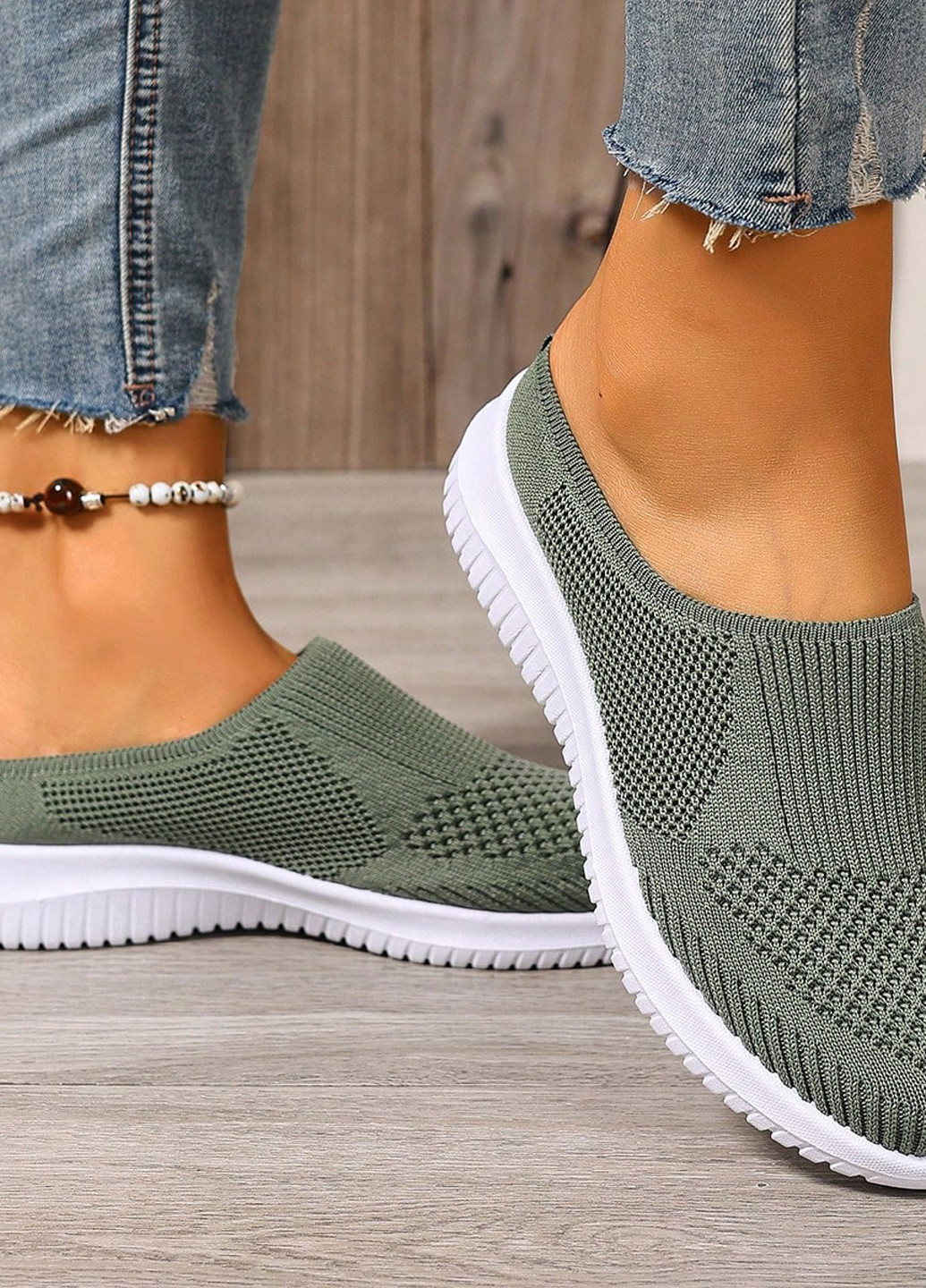 Серо-зеленые слипоны SHEIN без каблука с перфорацией, с белой подошвой